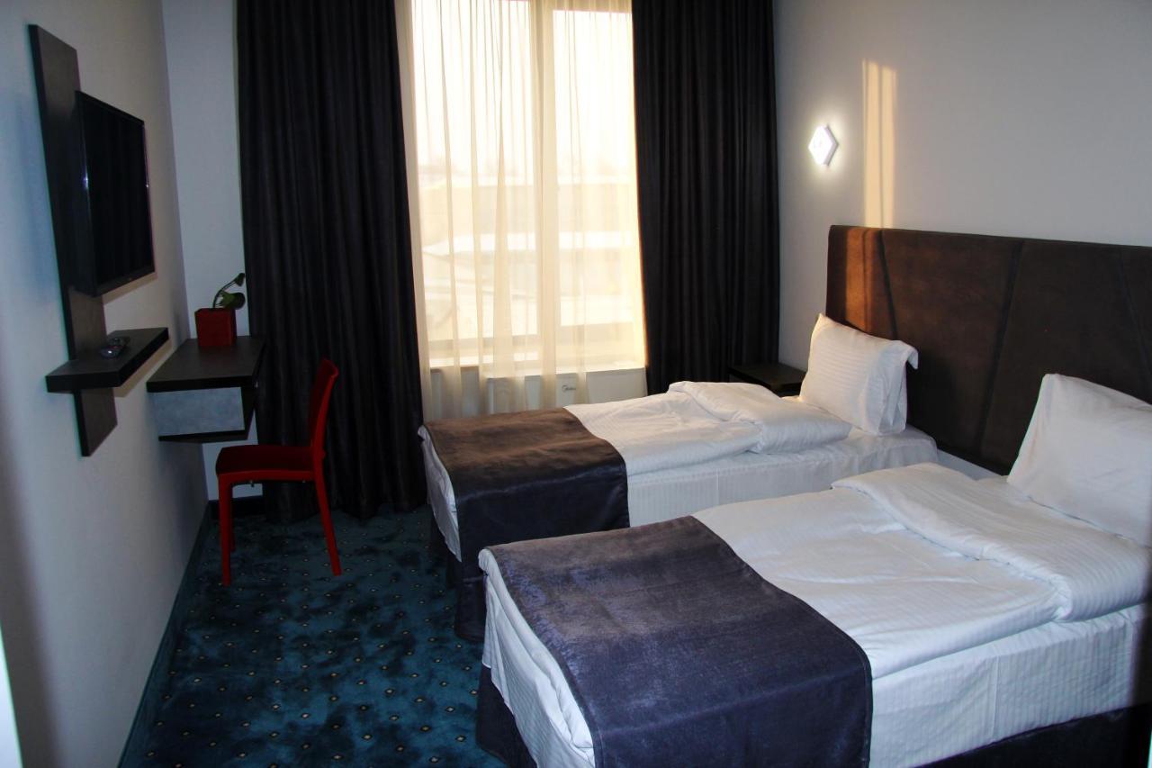 Nice Hotel Yerevan Exterior photo